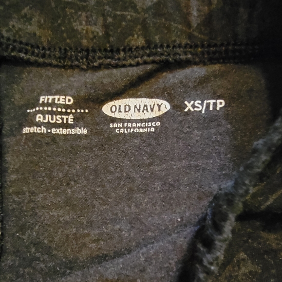 Old Navy Crop Patterned Leggings! - Picture 2 of 3